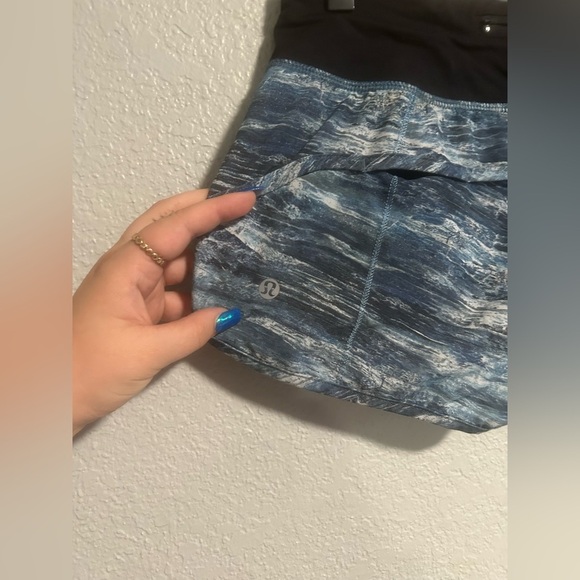 Lululemon Run Speed Short Aerial Drift Multi Black Blue Size 2 - Picture 4 of 5